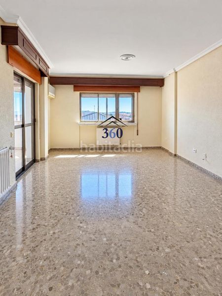 Foto ef04248b-ab97-44dd-9575-715250617c05. Flat with parking in Centro Cáceres