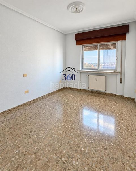 Foto ef380627-fd11-4318-9006-5b54c3c64e49. Flat with parking in Centro Cáceres