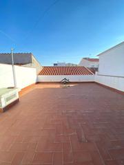 Casa  Carneril. Se vende casa baja junto al estadio de fútbol