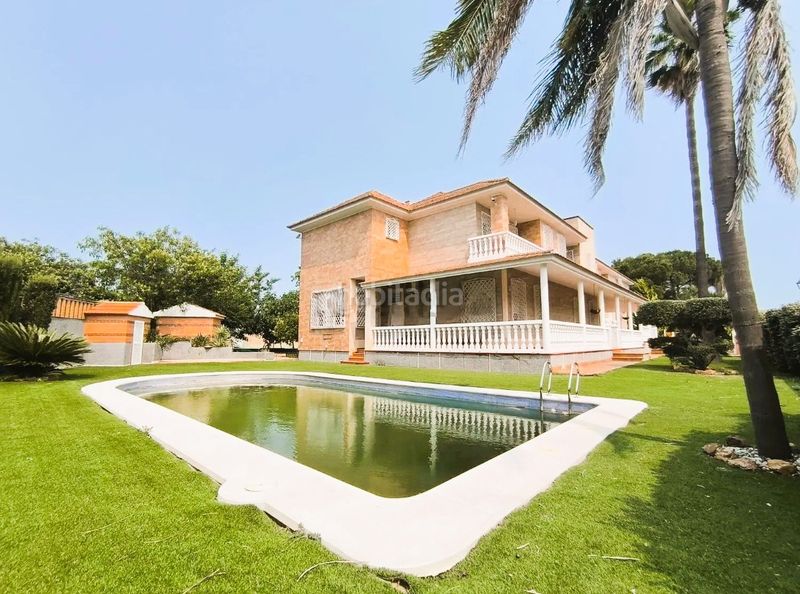 Foto ff99f2af-7e3a-4543-a0e3-48d94db731e7. Chalet with fireplace parking pool in Dehesa - Monacilla Aljaraque