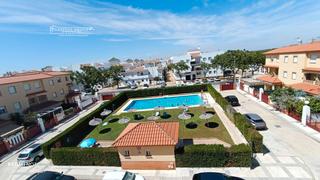 Semi detached house in Punta Umbría. Chalet adosado con garaje privado