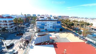 Piso en Punta Umbría. Gran piso exterior con balcones y mucha luz natural