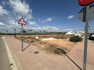 Terreno residencial en Rafelbuñol-rafelbunyol - cl miguel hernandez 98. Solar esquinero en el sector iv de rafelbunyol