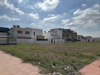 Terreny residencial en Rafelbuol-rafelbunyol - cl miguel hernandez 1. Solar esquinero en el sector iv
