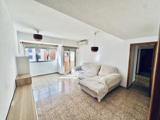 Pis  Valencia - cl ingeniero manuel maese 16. Presentamos un encantador piso en venta ubicado en el corazón de
