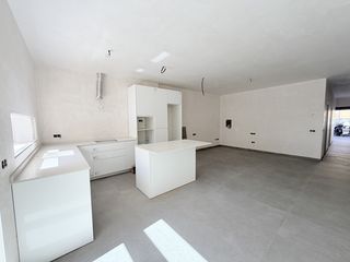 Etagenwohnung in Massamagrell. Presentamos una excelente oportunidad de adquirir un moderno y e