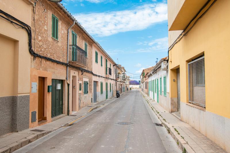 Foto fc245f7a-72d7-40bd-886f-b377a8774571. Planta baixa amb xemeneia calefacció aparcament piscina a Marratxí