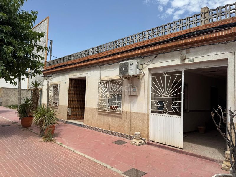 Foto a4011af9-05ba-417d-8672-985b73f27e7d. Casa amb aparcament a El Raal Murcia