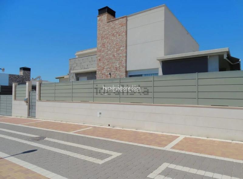 Foto cbb923c8-3743-4676-a54f-ce22e3da1428. Chalet mit parking pool in La Alcayna Molina de Segura