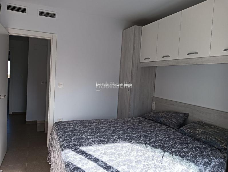 Foto 052d41f6-d8f4-40e7-8ff9-4c628cc16785. A tre livelli con parcheggio piscina in Los Secanos Guardamar del Segura