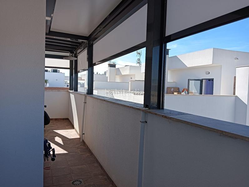 Foto 1d53a16a-f8d1-48af-b5f7-3daca2b2cede. A tre livelli con parcheggio piscina in Los Secanos Guardamar del Segura