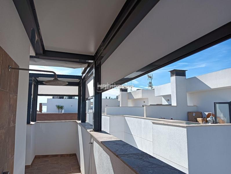 Foto 35a8c7a9-9c18-4320-9a06-ce5e2f773e1d. A tre livelli con parcheggio piscina in Los Secanos Guardamar del Segura