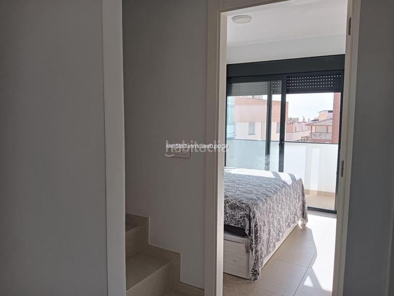 Foto 4c7b797f-a238-4dfa-a1b0-5d69334e99c7. A tre livelli con parcheggio piscina in Los Secanos Guardamar del Segura