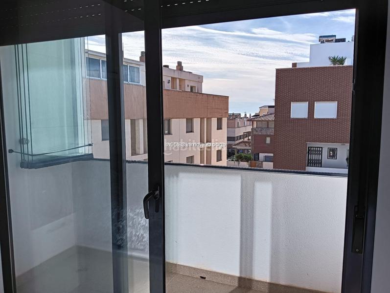 Foto f644ba8a-e796-4d50-979b-7f8bfb8aa701. A tre livelli con parcheggio piscina in Los Secanos Guardamar del Segura