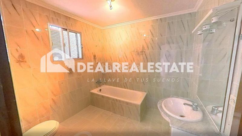 Foto 19314fe1-a455-4c07-8aa2-5e59378c7fb8. Haus mit parking in Brenes