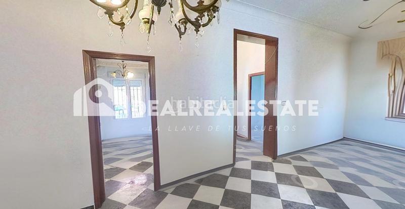 Foto 2fb815dc-7dfe-4033-9faa-caf71f301586. Haus mit parking in Brenes