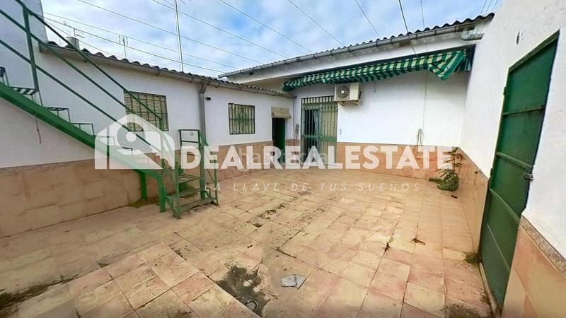 Foto 5d056155-009c-47b7-b27a-bf5dd37b66c2. Haus mit parking in Brenes