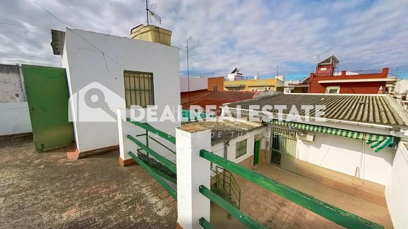 Foto 91a9f90e-dd90-48a2-a34f-eef938090658. Haus mit parking in Brenes