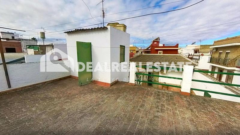 Foto a606f9bf-6e88-4c95-ae79-afe695619919. Haus mit parking in Brenes