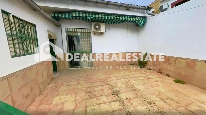 Foto c441e186-ee9c-495f-a368-4b892ea93257. Haus mit parking in Brenes