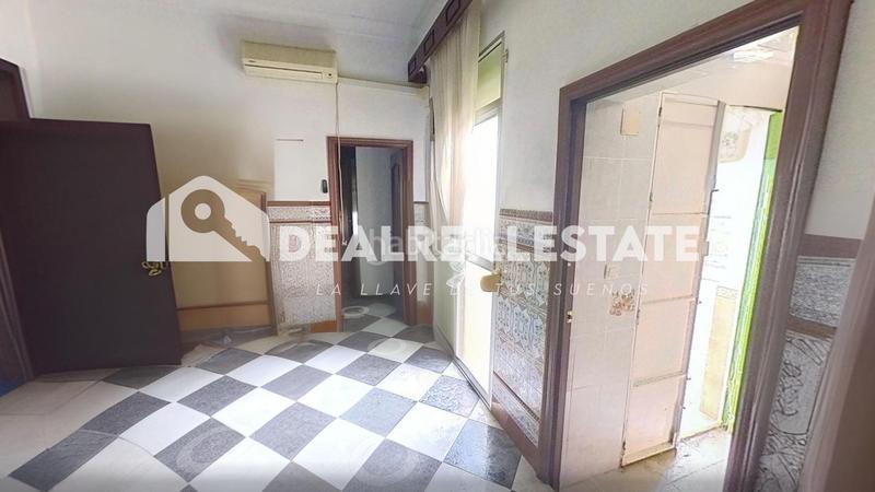 Foto fe90db1b-f411-4cb2-968d-7a20f91a1a4c. Maison avec parking dans Brenes