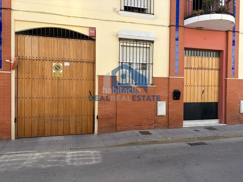 Foto 0d043caa-d49d-4c34-8196-c515d821c0f5. Parking coche en calle rodriguez de la borbolla 50 en Algaba (La)