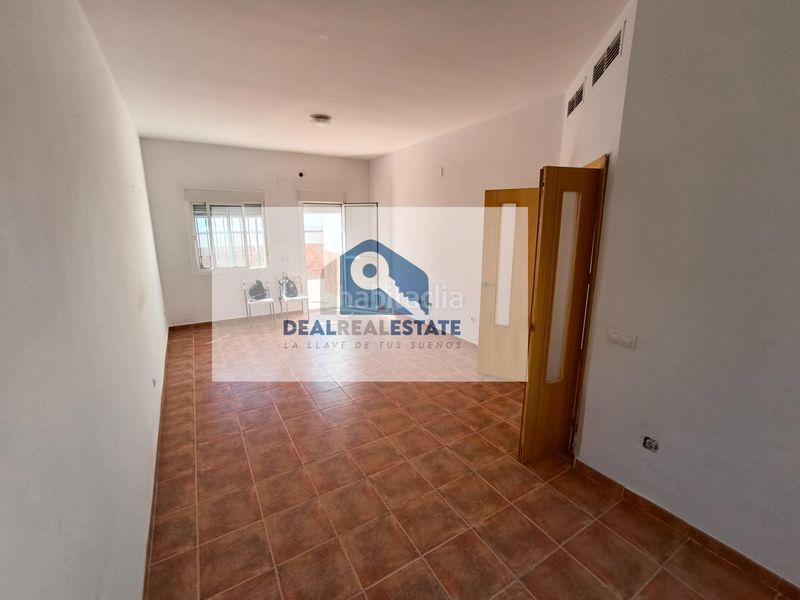 Foto 15b03e9a-c244-4696-9f66-67ea977f2b0f. Casa amb aparcament a Burguillos