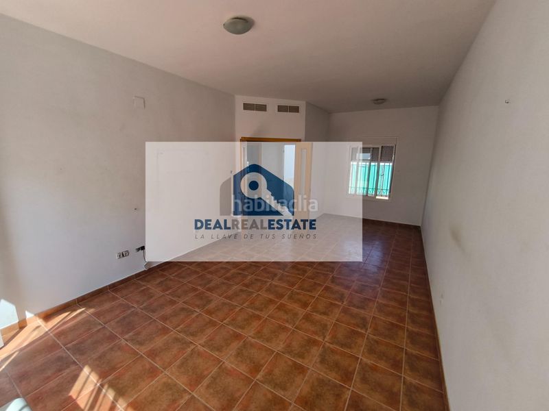 Foto 471170f1-0bd8-43f6-9789-3ff686261ca7. Casa amb aparcament a Burguillos