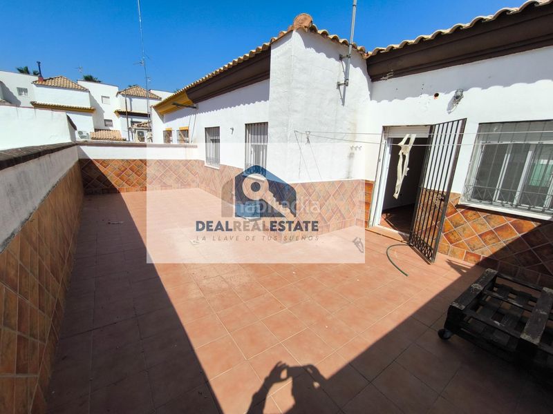 Foto c2e492e2-d272-4901-aac3-6467d672fb2d. Casa amb aparcament a Burguillos