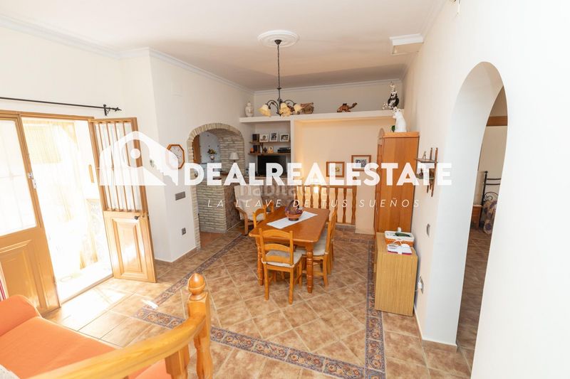 Foto 55de3643-d22b-4db3-9d40-cb777509cc6d. Casa amb aparcament a Burguillos