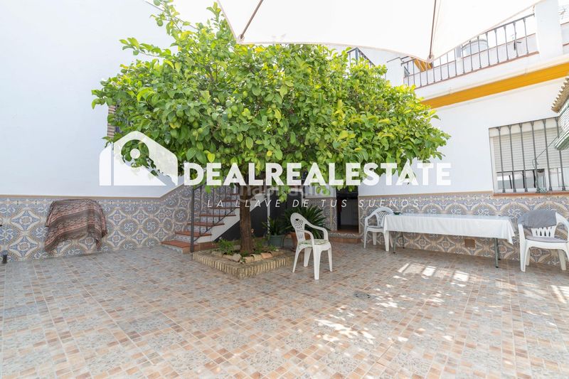 Foto acba8e89-0fa2-4b8a-99fa-b0b1a329eb25. Casa amb aparcament a Burguillos