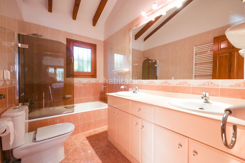Foto da91ffe3-acde-427a-9289-d2f94e125ab5. Xalet amb aparcament piscina a Pego