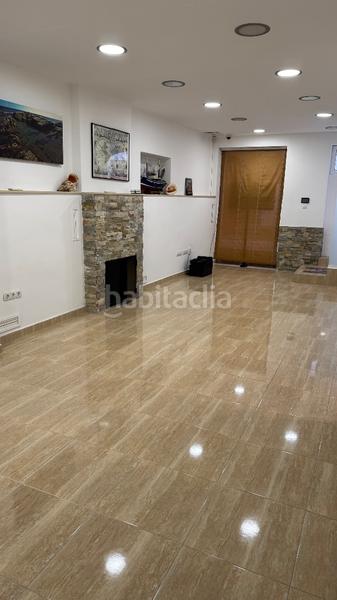 Foto 243e7dee-51f6-484d-82d6-28a0a2711a23. Erdgeschoss mit kamin in Centre Lloret de Mar