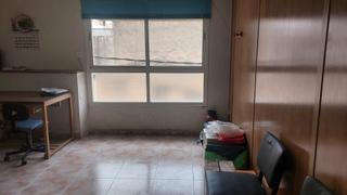 Rent Business premise in Centre. Gran almacén/local en el centro del pueblo de grandes dimensione