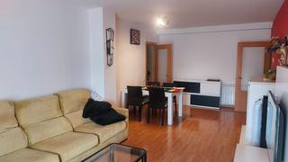 Pis a Centre. Piso en zona centro del vendrell muy bien conservado.