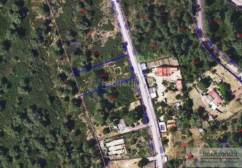 Foto b11fc62d-b5a1-4dda-9968-034e752e1d9c. Terreny residencial a Querol