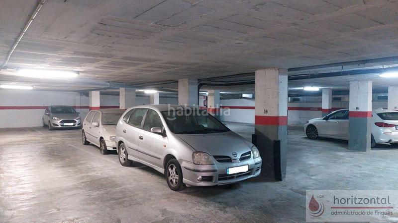 Foto 1023495f-0858-4dd0-bb22-812706f1766f. Parking voiture dans del tomovi 20 dans Centre Vendrell (El)
