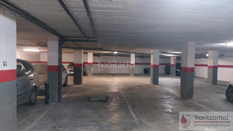 Foto 46fbcc7d-5c69-4a52-ac7f-b017b173905f. Parking voiture dans del tomovi 20 dans Centre Vendrell (El)