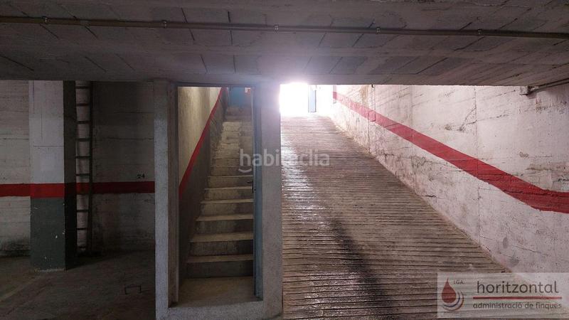 Foto e0309f5b-41a1-471e-a257-0cb23979a2de. Parking voiture dans del tomovi 20 dans Centre Vendrell (El)