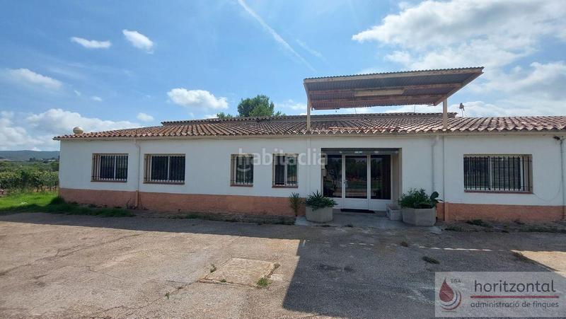 Foto 1060113a-d79c-4e7e-8ad3-8f33ca96bb36. Local comercial a Bisbal del Penedès (La)