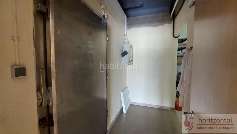 Foto 52ea498b-3b4e-43da-8a86-38ad578b9fed. Local comercial a Bisbal del Penedès (La)