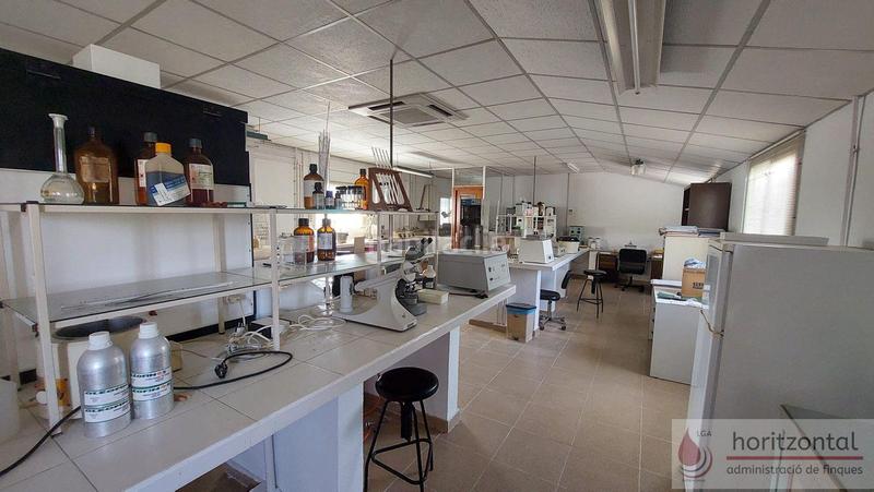 Foto aace6dc5-f9bb-46a8-9dc0-fdb022a1d707. Local comercial a Bisbal del Penedès (La)