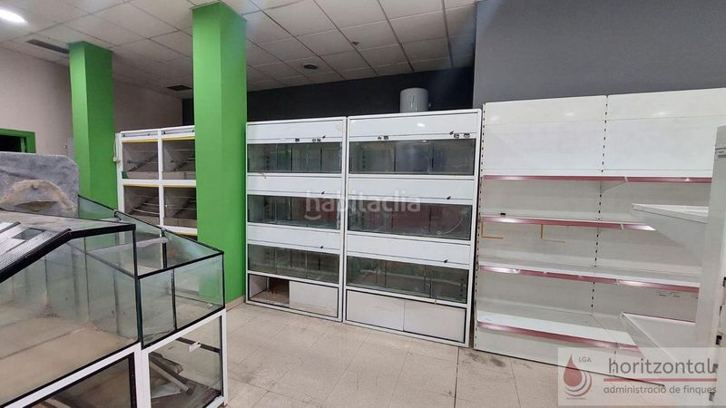 Foto 779471f8-36dc-45a6-9c0d-b57b35e7618d. Rent business premise in Centre Vendrell (El)