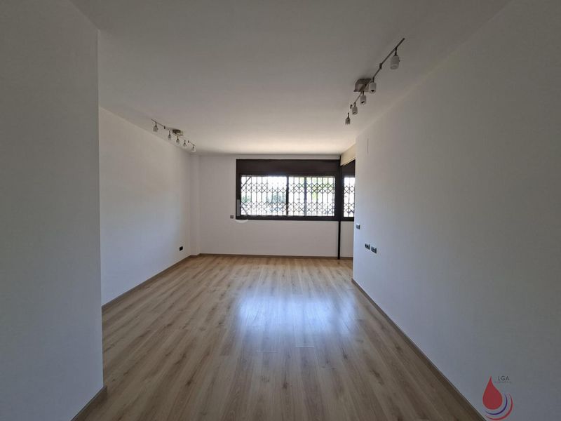 Foto 7b941496-ffb2-403e-a242-34d6e00ee259. Flat with parking in Centre Vendrell (El)
