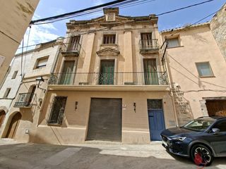 Maison  Major 18-20. Cabra del campcasa