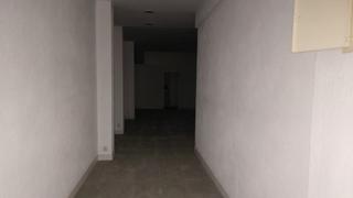 Rent Business premise in Centre. Local comercial de alquiler en el centro del vendrell