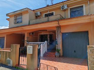 Dplex en La Unin. Espacioso dplex con terraza, cochera y 4 habitaciones  ideal pa