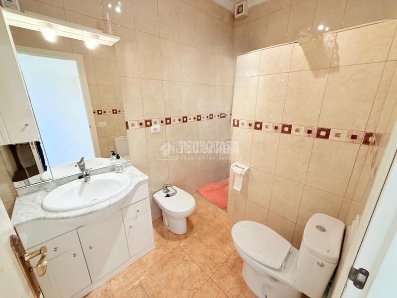 Foto f068579b-ab4f-4f4f-8ba7-34347a41c1f9. Pis a Zona Martiánez Puerto de la Cruz