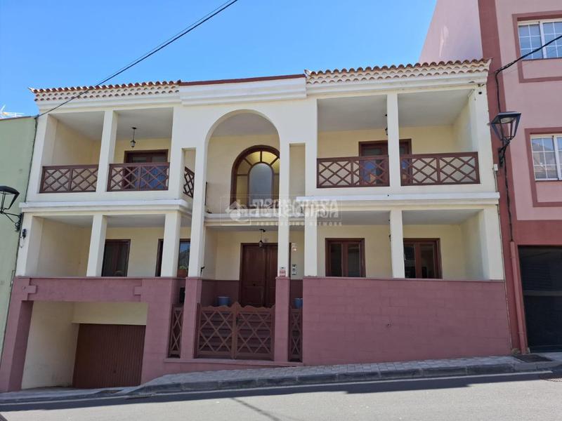 Foto ab951fe4-00f3-4971-8049-5e70627b2d47. Casa  en venta en los realejos en Los Realejos pueblo Realejos (Los)