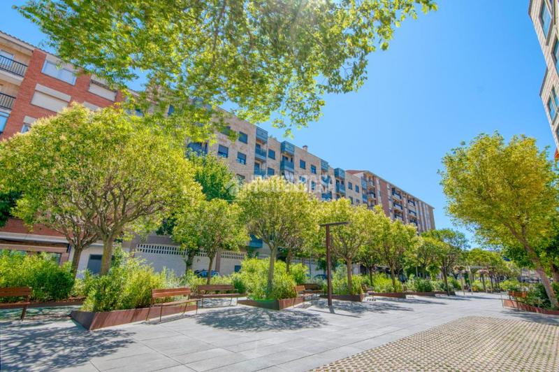 Foto 6a086984-0628-4a6a-8dba-d1c4746ae636. Parking coche boxplaza de garaje en venta en Estación Salamanca